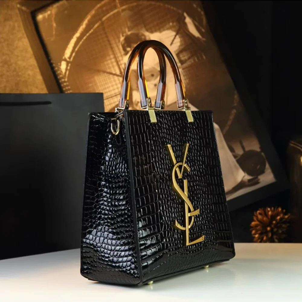 High-end handbag, 2025 new style fashionable crocodile print women's bag, middle-aged mother's bag, grand crossbody bag
